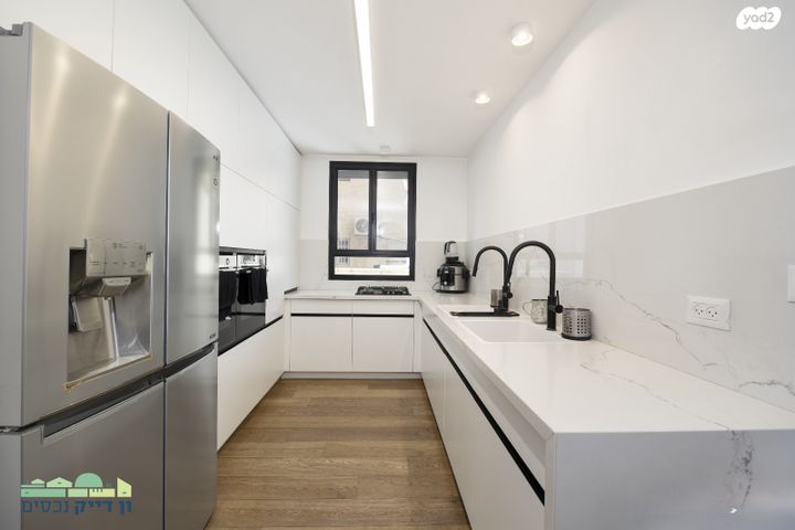 דירת גן, שמעון בן חמו, חומת שמואל, הר חומה, ירושלים