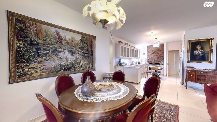 גג/ פנטהאוז, צור יצחק