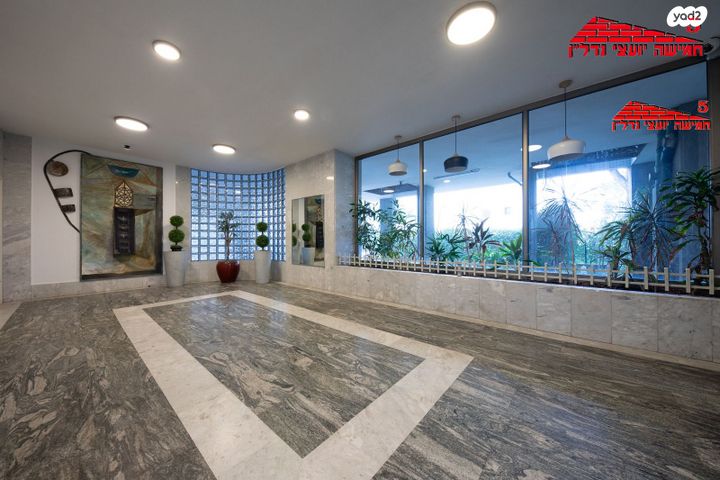 דירה, הפרדס הראשון, כצנלסון, ראשון לציון