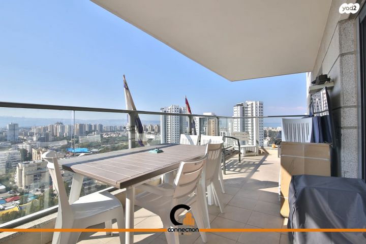 דירה, עפרה חזה, משכנות האומנים, קרית מוצקין