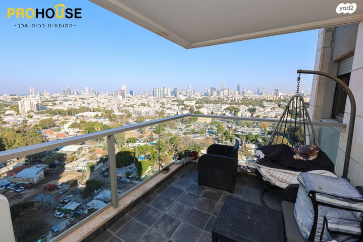 דירה, הרב יעקב טראב, עזרא, הארגזים, תל אביב יפו