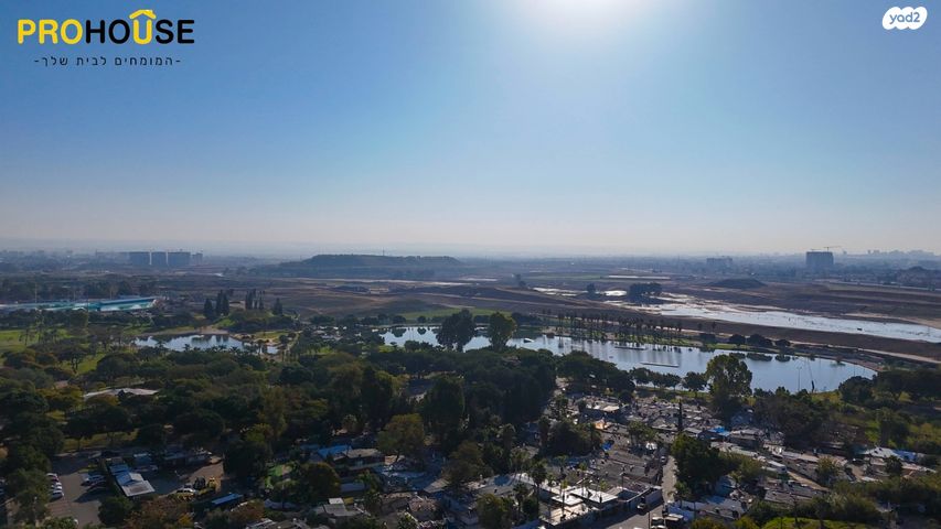 דירה, הרב יעקב טראב, עזרא, הארגזים, תל אביב יפו