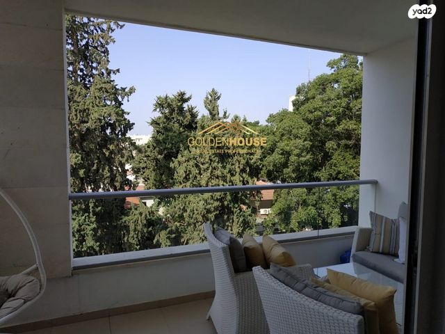 דירה, רעננה