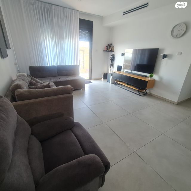 גג/ פנטהאוז, שאר העיר, מגדל העמק