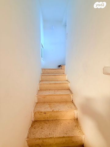 דו משפחתי, הנורית 1, גבעת שרת, בית שמש