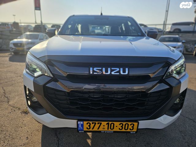 איסוזו די-מקס