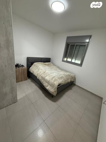 דירה, אהוד מנור, נאות אפק, אפקה, קרית ביאליק