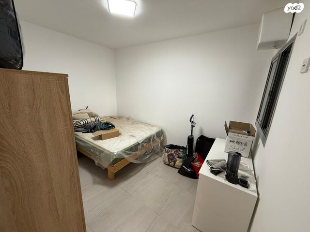 דירה, אהוד מנור, נאות אפק, אפקה, קרית ביאליק