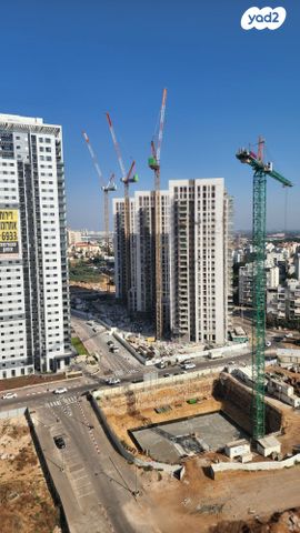 מגרשים