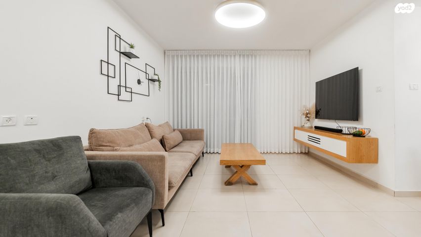 דירה, משה קהירי, רמות הרכס, באר שבע