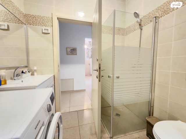 דירת גן, דרך הורדים, שאר העיר, כפר ורדים