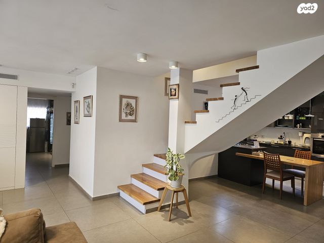 דופלקס, תל מונד