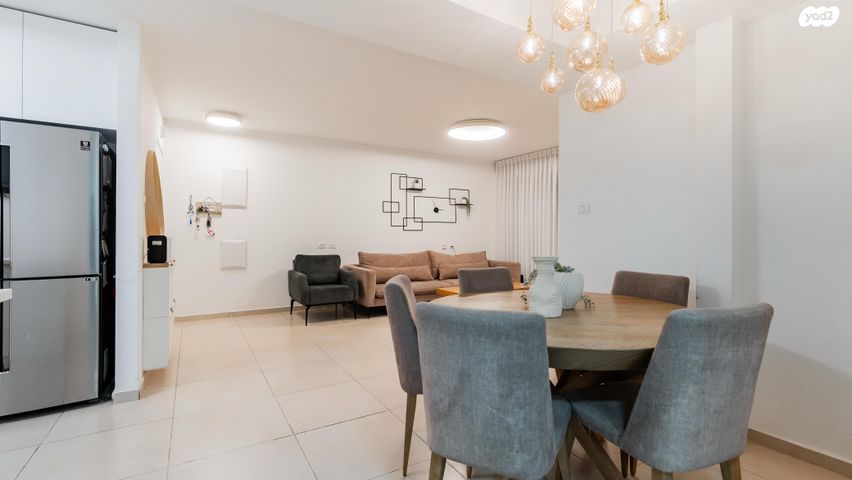 דירה, משה קהירי, רמות הרכס, באר שבע