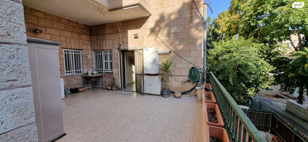 דירה, יהודה, ירושלים