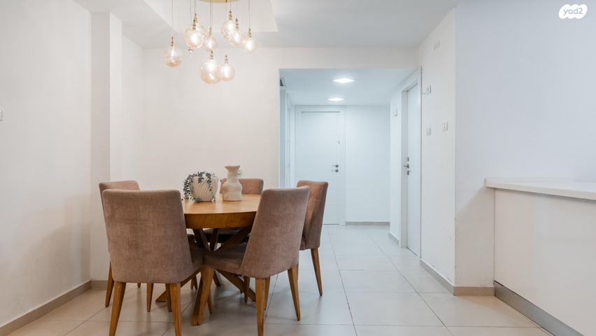 דירה, משה קהירי, רמות הרכס, באר שבע