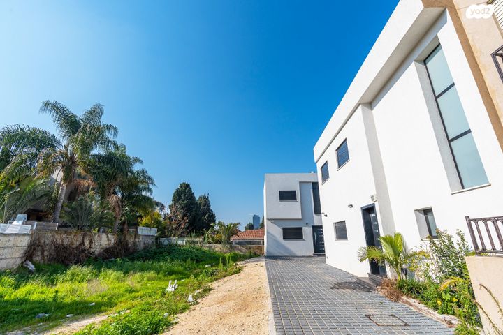 דו משפחתי, בילינסון 17, נווה חיים, חדרה