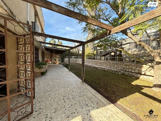 בית פרטי/ קוטג', הגפן, עומר