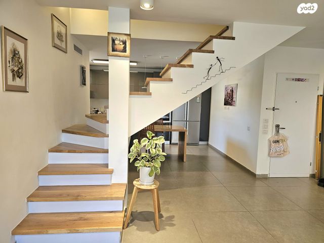 דופלקס, תל מונד