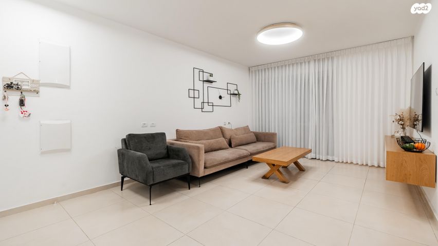 דירה, משה קהירי, רמות הרכס, באר שבע