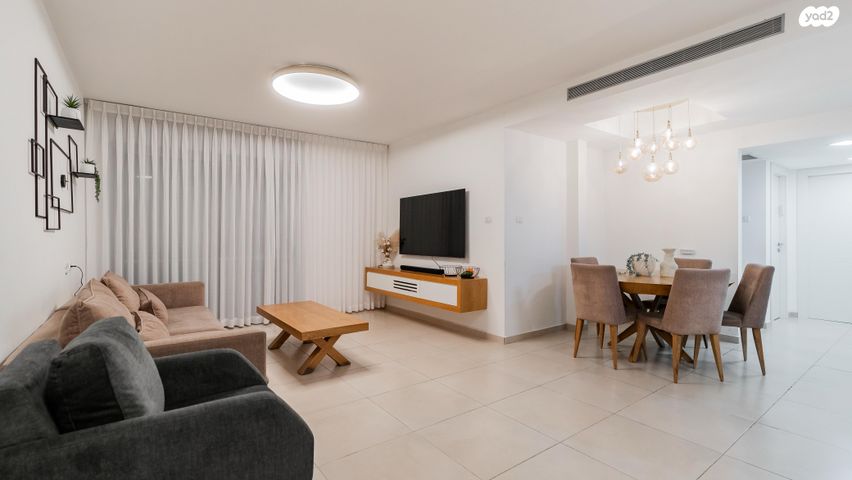 דירה, משה קהירי, רמות הרכס, באר שבע