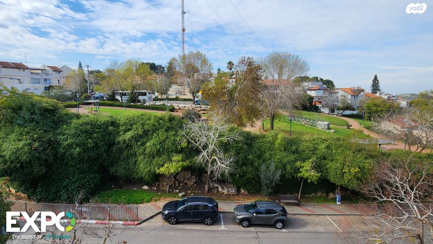 דופלקס, הקוממיות 2, אריאל