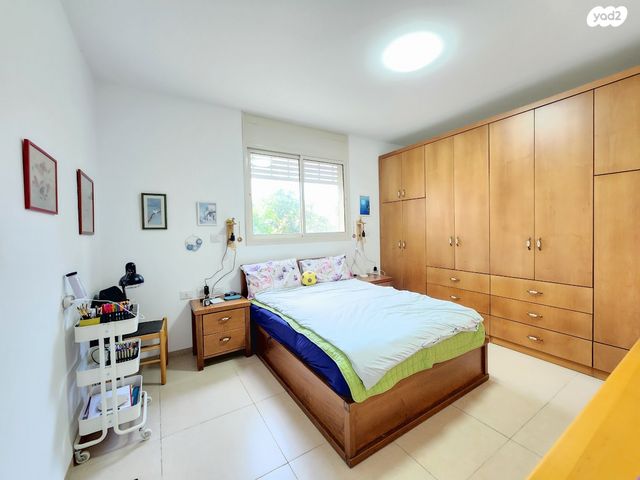 דירת גן, דרך הורדים, שאר העיר, כפר ורדים