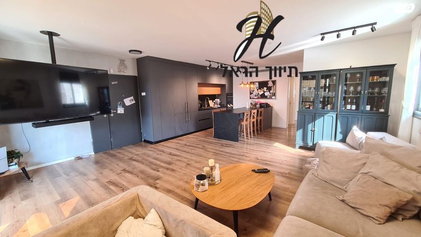 גג/ פנטהאוז, אבנר חי שאקי, גילה, ירושלים