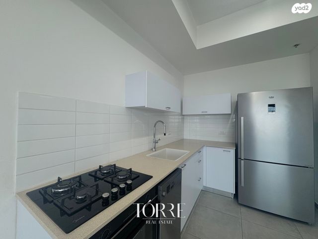 דירה, דרך מנחם בגין 158, מונטיפיורי, הרכבת, תל אביב יפו