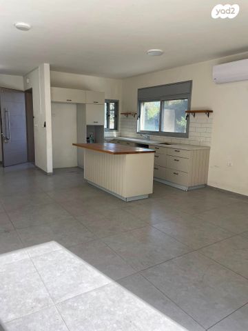 דירת גן, משה סנה, קרית שאול, תל אביב יפו