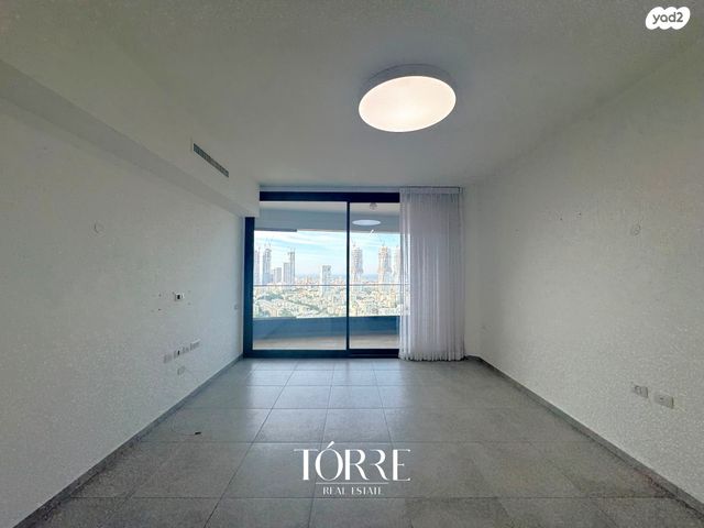 דרך מנחם בגין 158