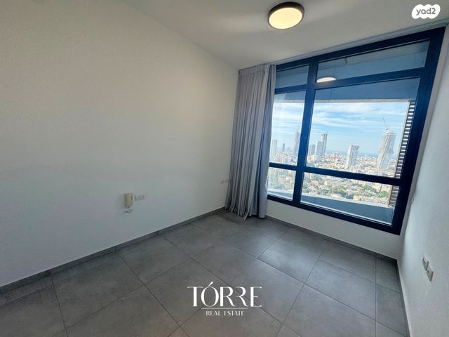 דירה, דרך מנחם בגין 158, מונטיפיורי, הרכבת, תל אביב יפו