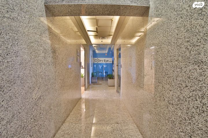 משרדים, גלגלי הפלדה, הרצליה