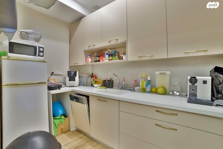 משרדים, גלגלי הפלדה, הרצליה