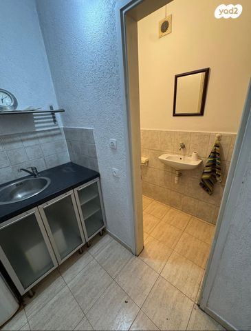 חנויות/ שטח מסחרי, כפר סבא