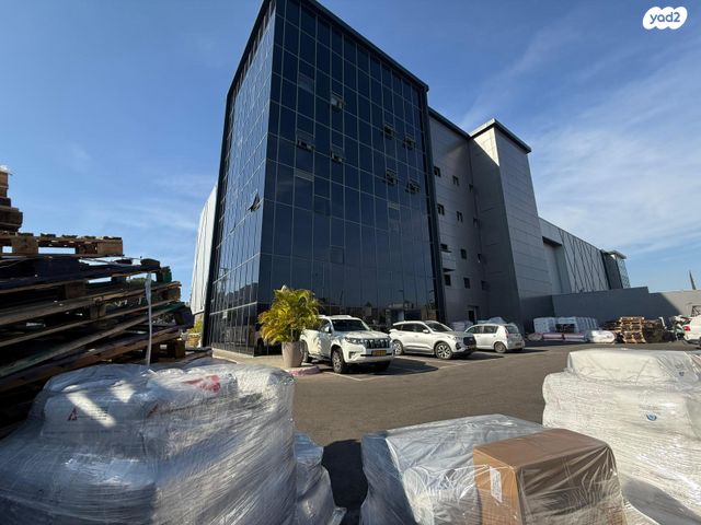 מבני תעשיה, אזור תעשיה, יבנה