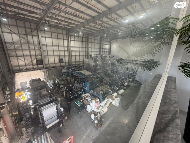 מבני תעשיה, אזור תעשיה, יבנה