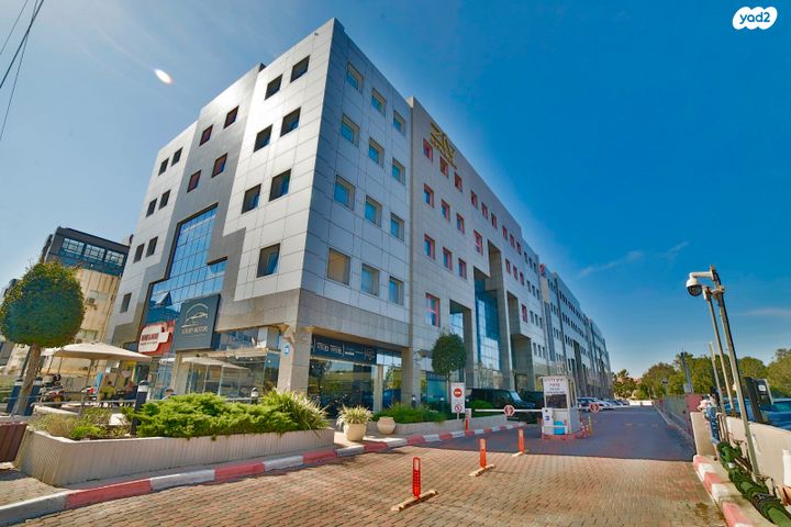 משרדים, גלגלי הפלדה, הרצליה