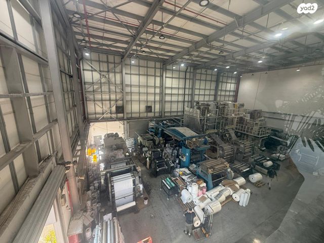 מבני תעשיה, אזור תעשיה, יבנה