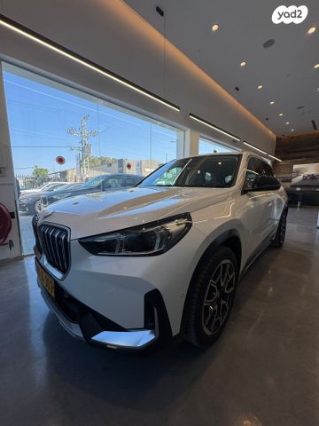 מודעת רכב ב מ וו IX1