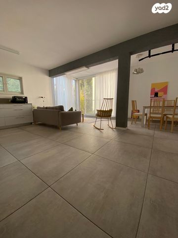 גני שרונה, קרית הממשלה