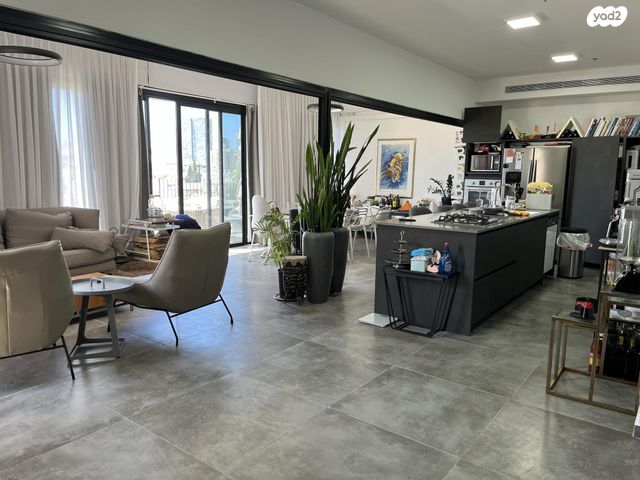 גג/ פנטהאוז, כצנלסון 81, בורוכוב, גבעתיים