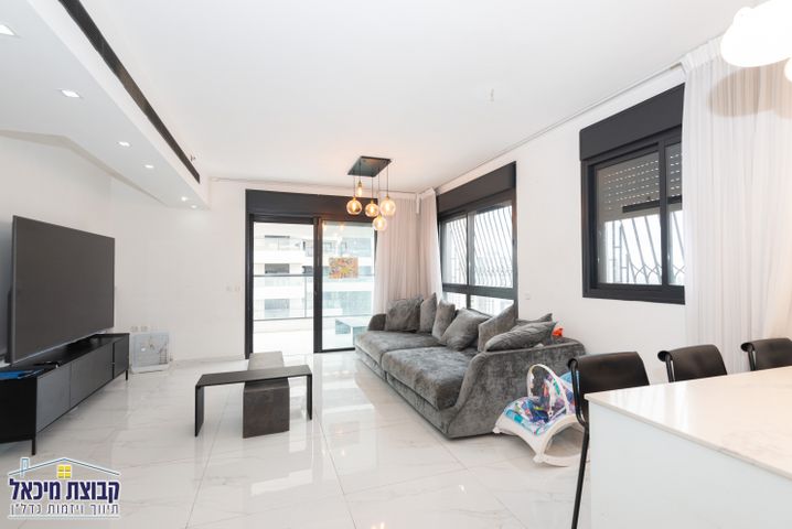 דירה, יונתן רטוש 3, פסגות אפק, ראש העין