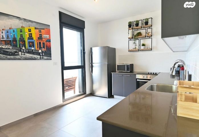 דירה, אסתר המלכה, טבריה