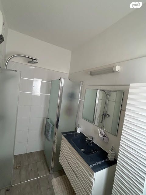 דירה, מנחם רצון, מחנה יהודה, פתח תקווה