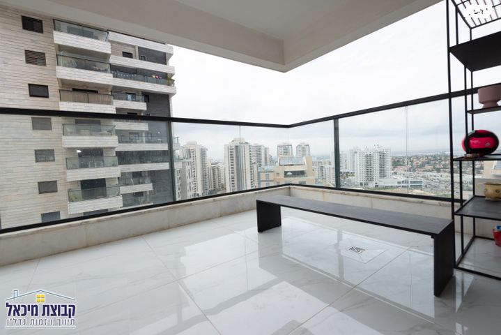 דירה, יונתן רטוש 3, פסגות אפק, ראש העין