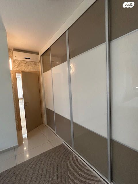 דירה, מנחם רצון, מחנה יהודה, פתח תקווה