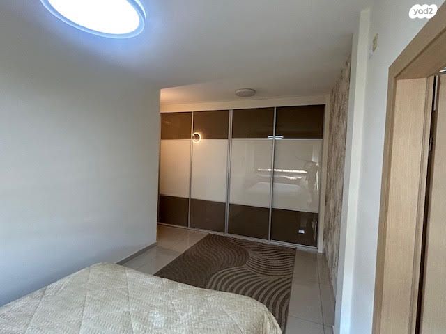 דירה, מנחם רצון, מחנה יהודה, פתח תקווה