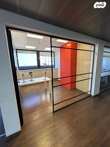 משרדים, אבן גבירול 124, הצפון החדש - כיכר המדינה, תל אביב יפו