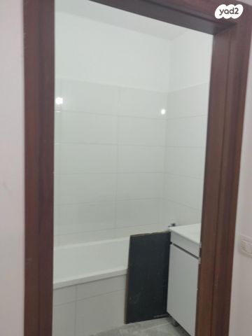 שולמית אלוני 13