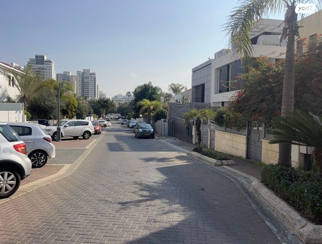 מגרשים, קרית אונו